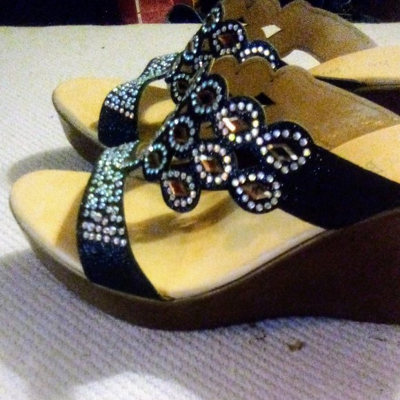 Nature Breeze Sandal Wedges Size 61/2 - Picture 2 of 2